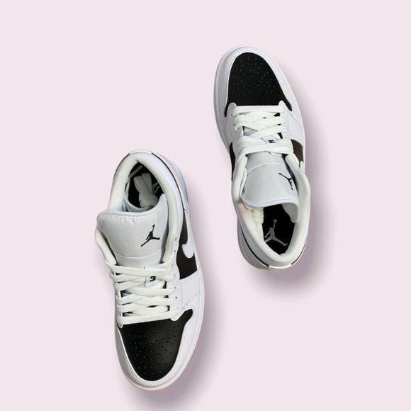 Air Jordan 1 Low Panda - Picture 2 of 3